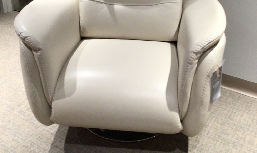 Bellini Maya power recliner - Jennifer Furniture