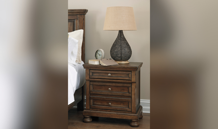 Flynnter 3 Drawer Nightstand In Brown