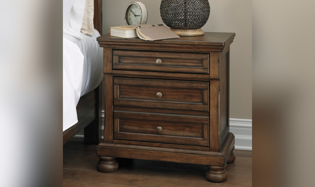 Flynnter 3 Drawer Nightstand In Brown