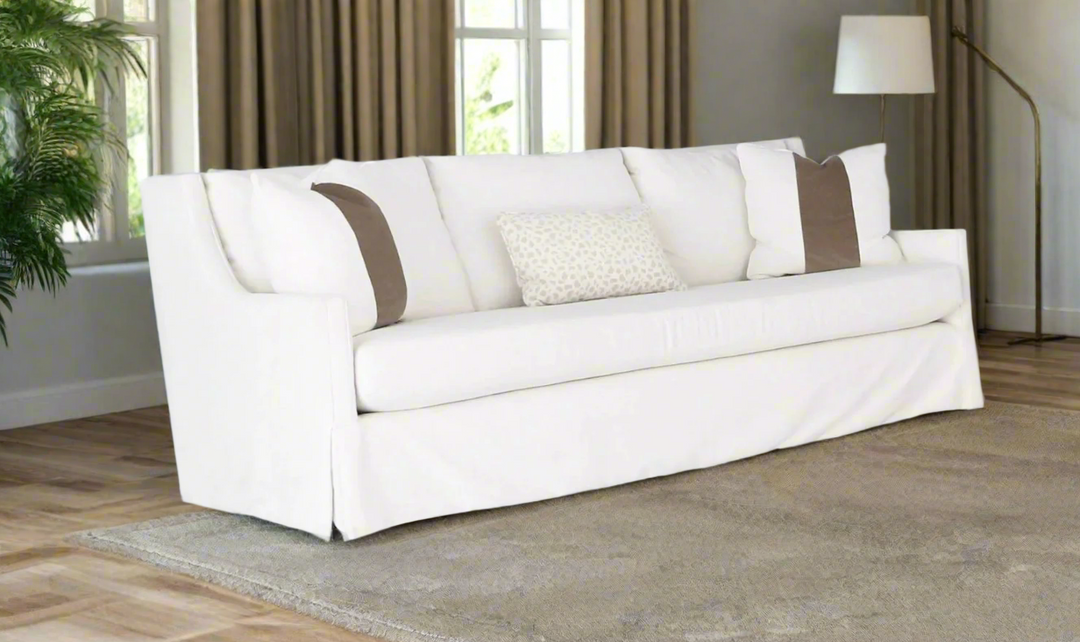 Universal Furniture Hudson 3-seater Fabric White Sofa with Pillows