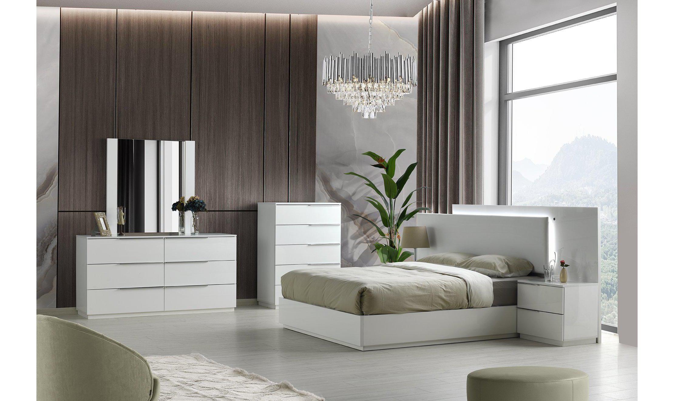 https://www.jenniferfurniture.com/cdn/shop/products/warsaw-bedroom-set-bedroom-sets-12.jpg?v=1664597234